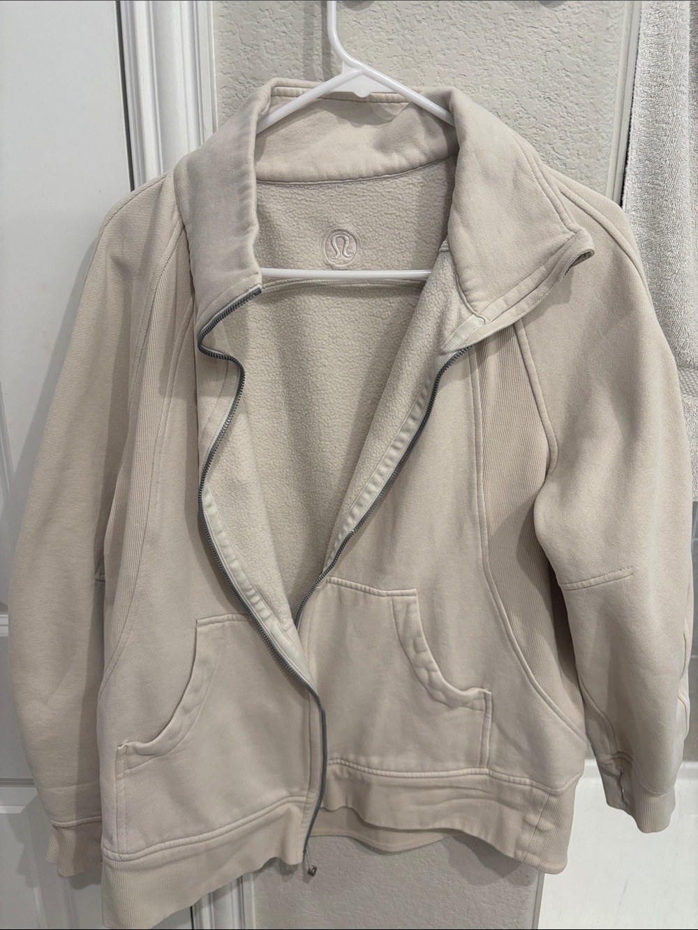 lululemon athletica Women's Cream Fleece Jacket